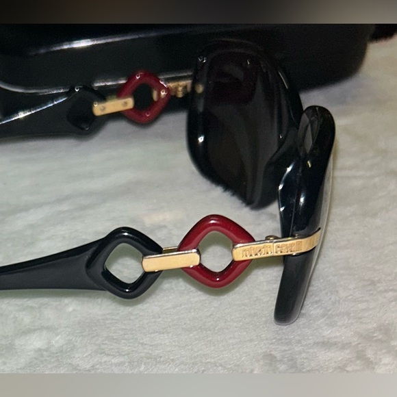 Roberto cavalli , Erica 5185-52F , square black sunglasses main image 6